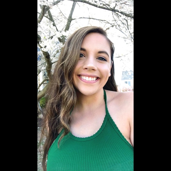 Meet your Posher, Jessica - Picture 1 of 1